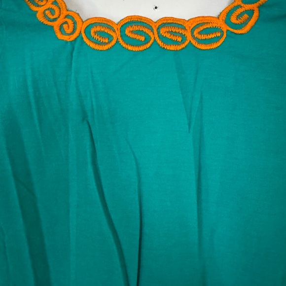 NWOT- Artesanal Sunflower Embroidered Teal Top - Picture 4 of 5